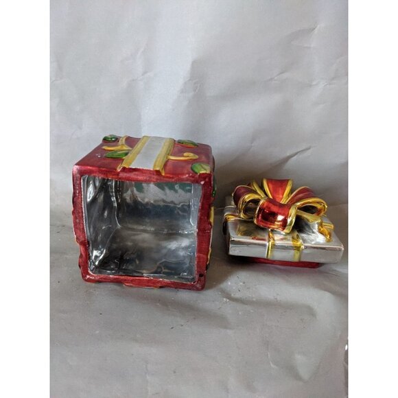 Christ gift box glass red green gold  Holiday  4.5"  h x 3" wide  trinket - Picture 5 of 6